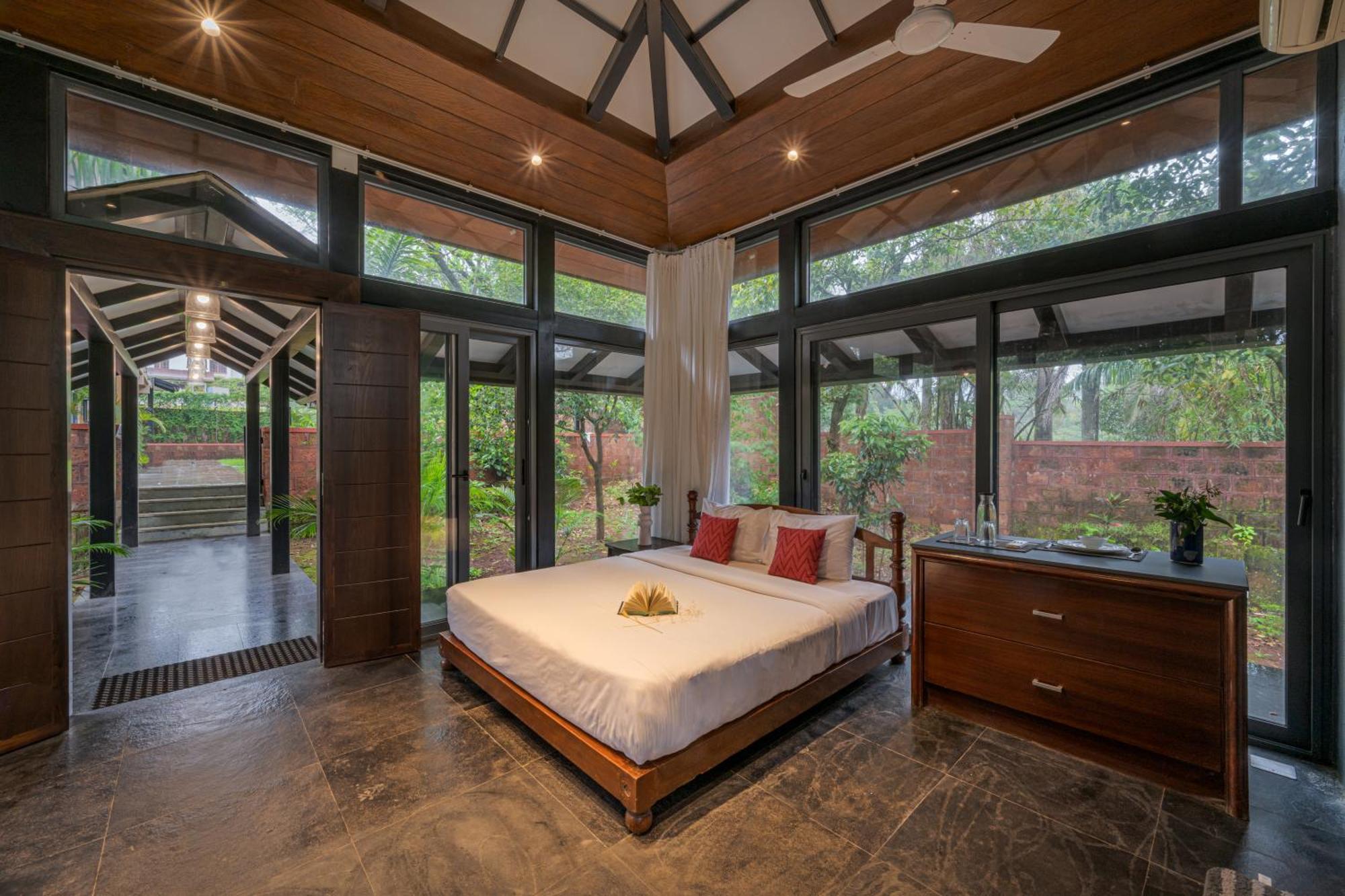 Saffronstays The Glasshouse, Panchgani - Beautiful Glass Villa For Couples 外观 照片